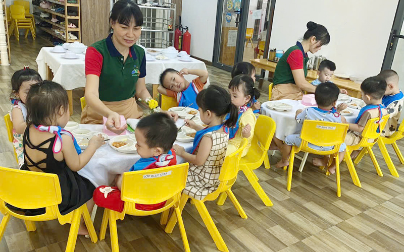 Bé học vẽ nghệ thuật tại Global Star Talents